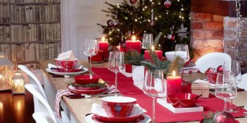 Dekoriranje blagdanskog stola